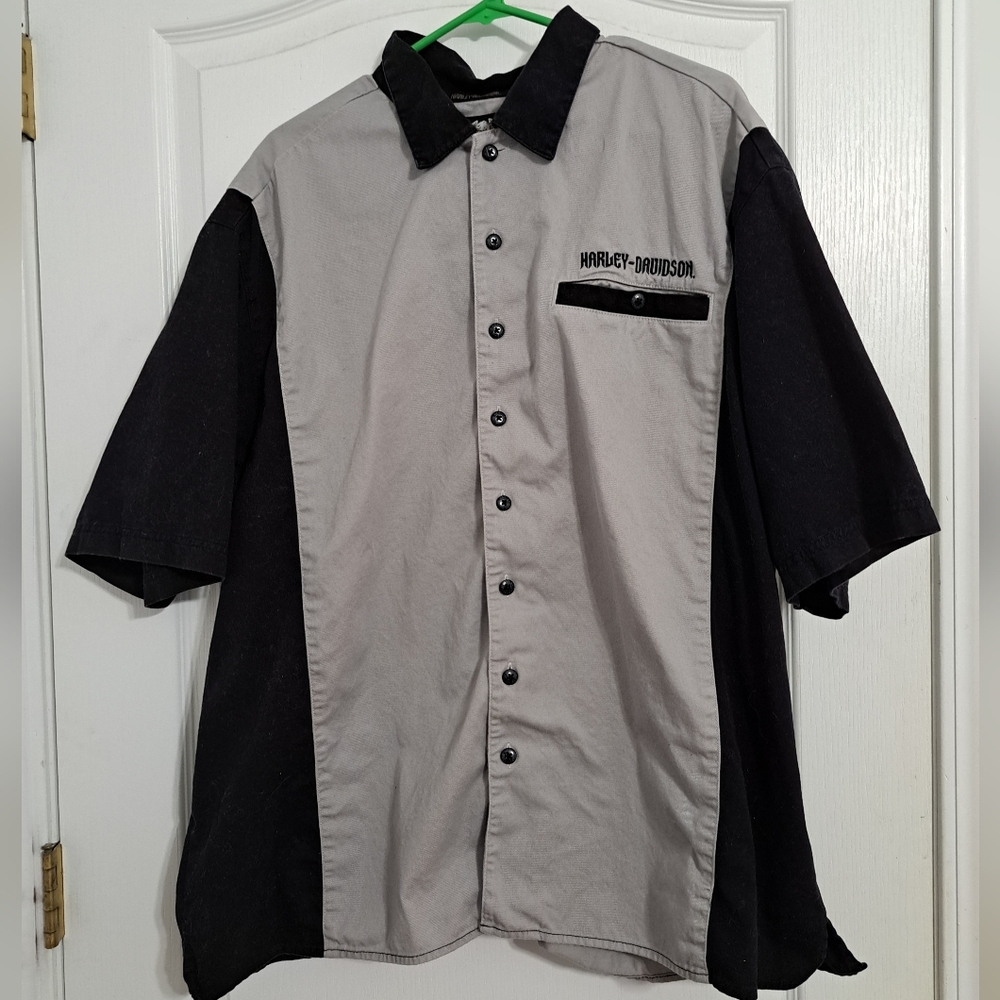 Harley-Davidson 2XL Men's Black and Gray Shirt Skull Design
